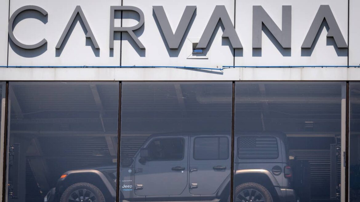 Carvana is winning customers, but faces a costly problem