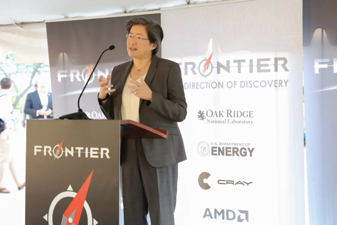 Advanced Micro Devices Closes at $649.42, Up 2.80%, After…